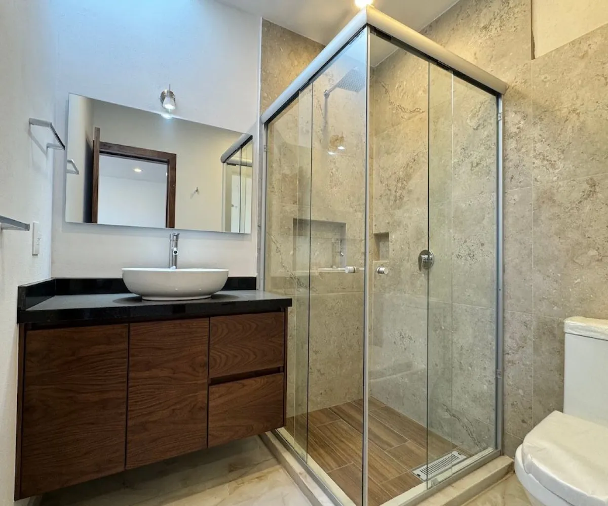 Casa En Venta,La Periquera,Boulevard Valle Imperial 145 63, Zapopan, Jalisco 45134, 4 Habitaciones,5 Baños,Boulevard Valle Imperial,1,pwj1G08