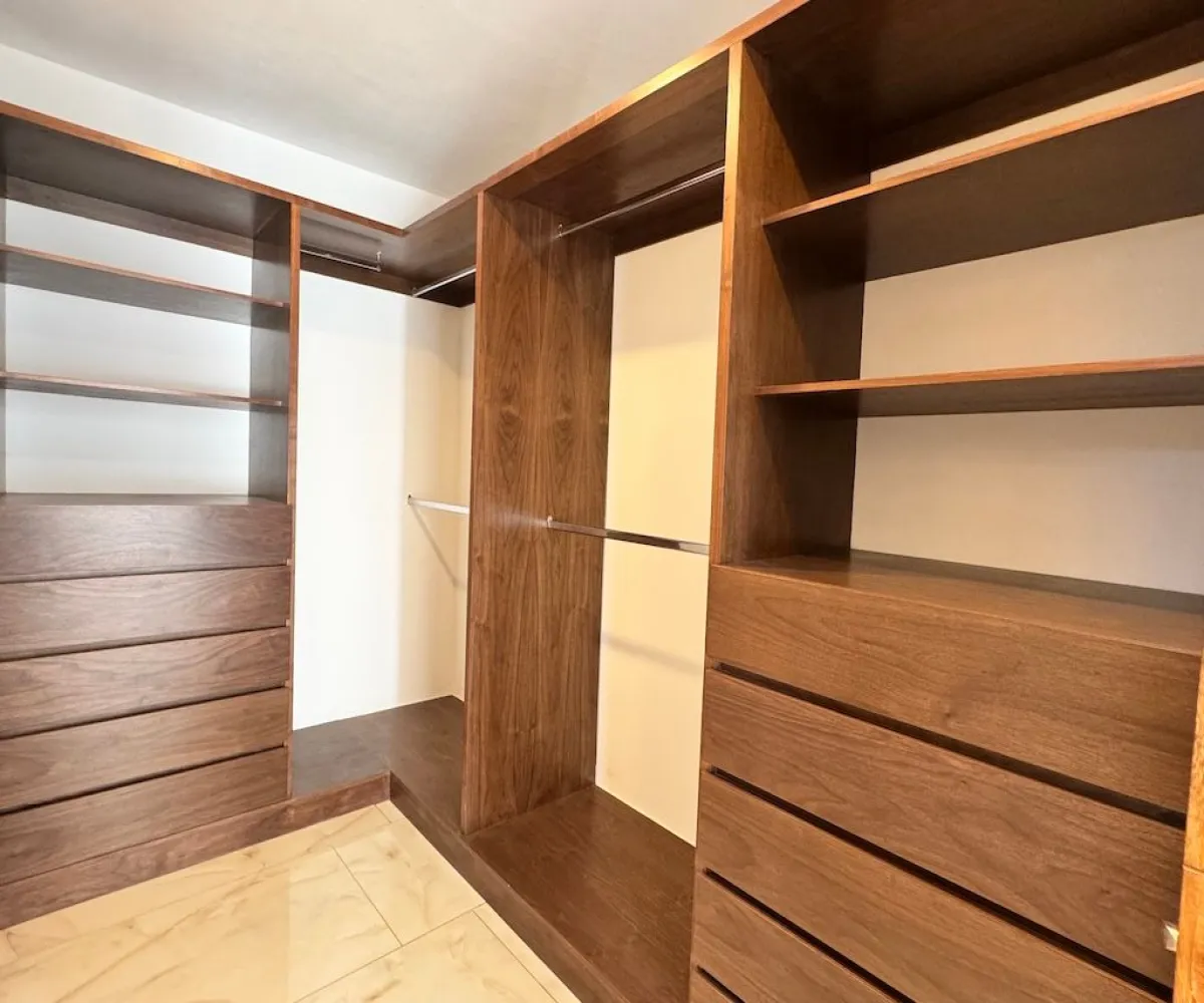 Casa En Venta,La Periquera,Boulevard Valle Imperial 145 63, Zapopan, Jalisco 45134, 4 Habitaciones,5 Baños,Boulevard Valle Imperial,1,pwj1G08