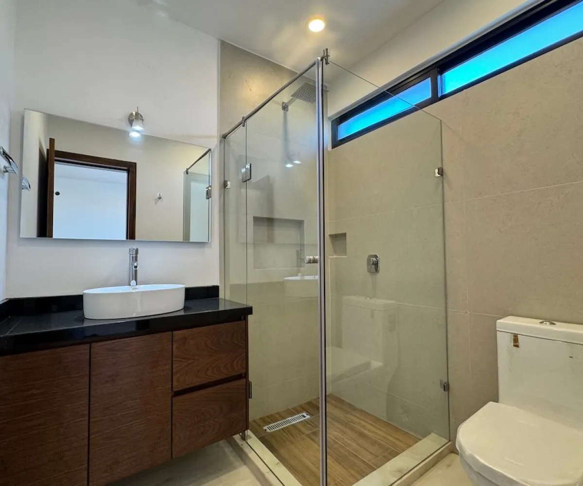 Casa En Venta,La Periquera,Boulevard Valle Imperial 145 63, Zapopan, Jalisco 45134, 4 Habitaciones,5 Baños,Boulevard Valle Imperial,1,pwj1G08