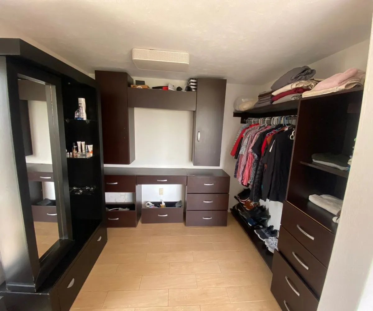 Casa En Venta,Real de Valdepeñas,Avenida Bosque Valdepeñas 450 57, Zapopan, Jalisco 45130, 3 Habitaciones,2 Baños,Avenida Bosque Valdepeñas,1,pjdNQPv