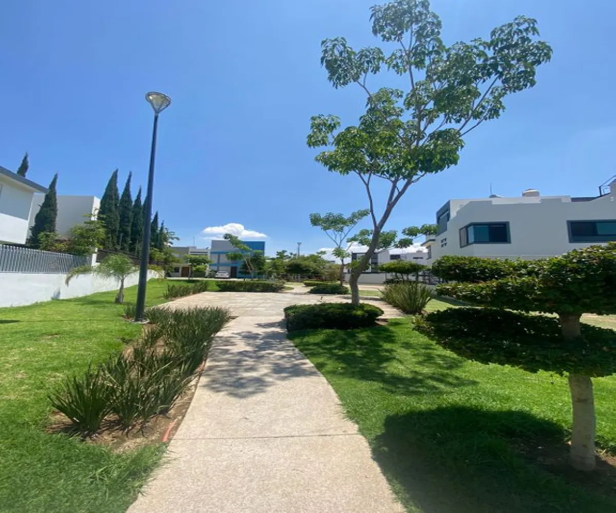 Casa En Venta,Real de Valdepeñas,Avenida Bosque Valdepeñas 450 57, Zapopan, Jalisco 45130, 3 Habitaciones,2 Baños,Avenida Bosque Valdepeñas,1,pjdNQPv