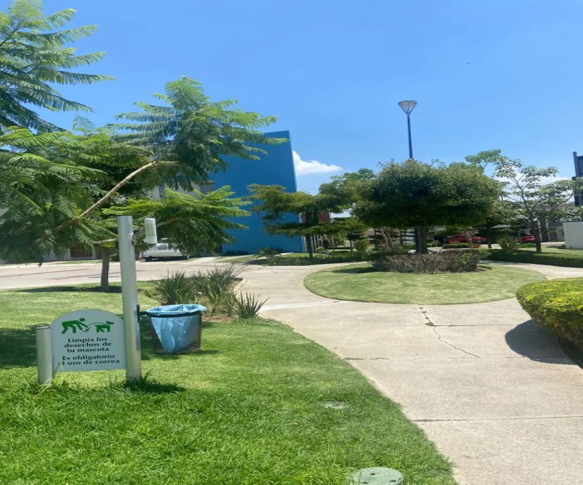 Casa En Venta,Real de Valdepeñas,Avenida Bosque Valdepeñas 450 57, Zapopan, Jalisco 45130, 3 Habitaciones,2 Baños,Avenida Bosque Valdepeñas,1,pjdNQPv