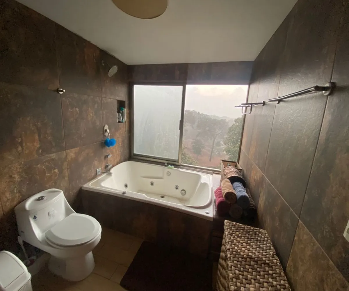 Casa En Venta,Real de Valdepeñas,Avenida Bosque Valdepeñas 450 57, Zapopan, Jalisco 45130, 3 Habitaciones,2 Baños,Avenida Bosque Valdepeñas,1,pjdNQPv