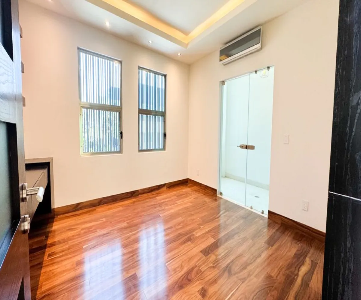 Casa En Venta,Puerta Plata,Avenida Universidad 600, Zapopan, Jalisco 45110, 4 Habitaciones,5 Baños,Avenida Universidad,1,psrT0d3