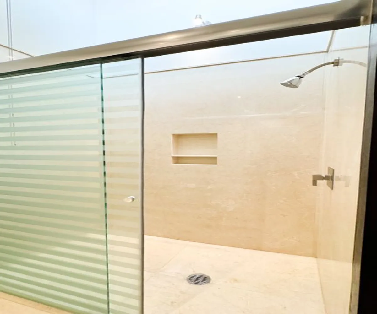 Casa En Venta,Puerta Plata,Avenida Universidad 600, Zapopan, Jalisco 45110, 4 Habitaciones,5 Baños,Avenida Universidad,1,psrT0d3