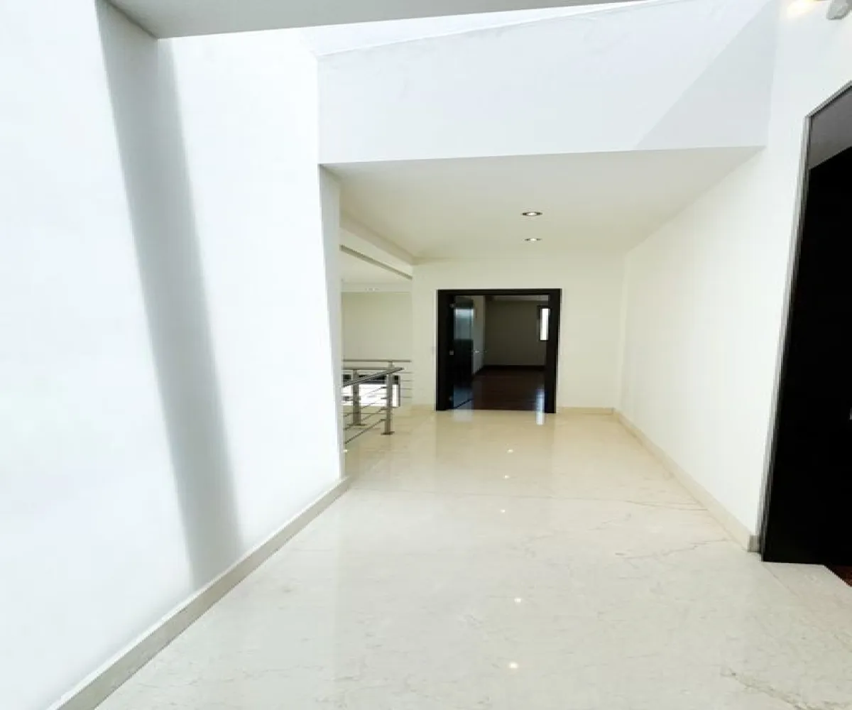 Casa En Venta,Puerta Plata,Avenida Universidad 600, Zapopan, Jalisco 45110, 4 Habitaciones,5 Baños,Avenida Universidad,1,psrT0d3