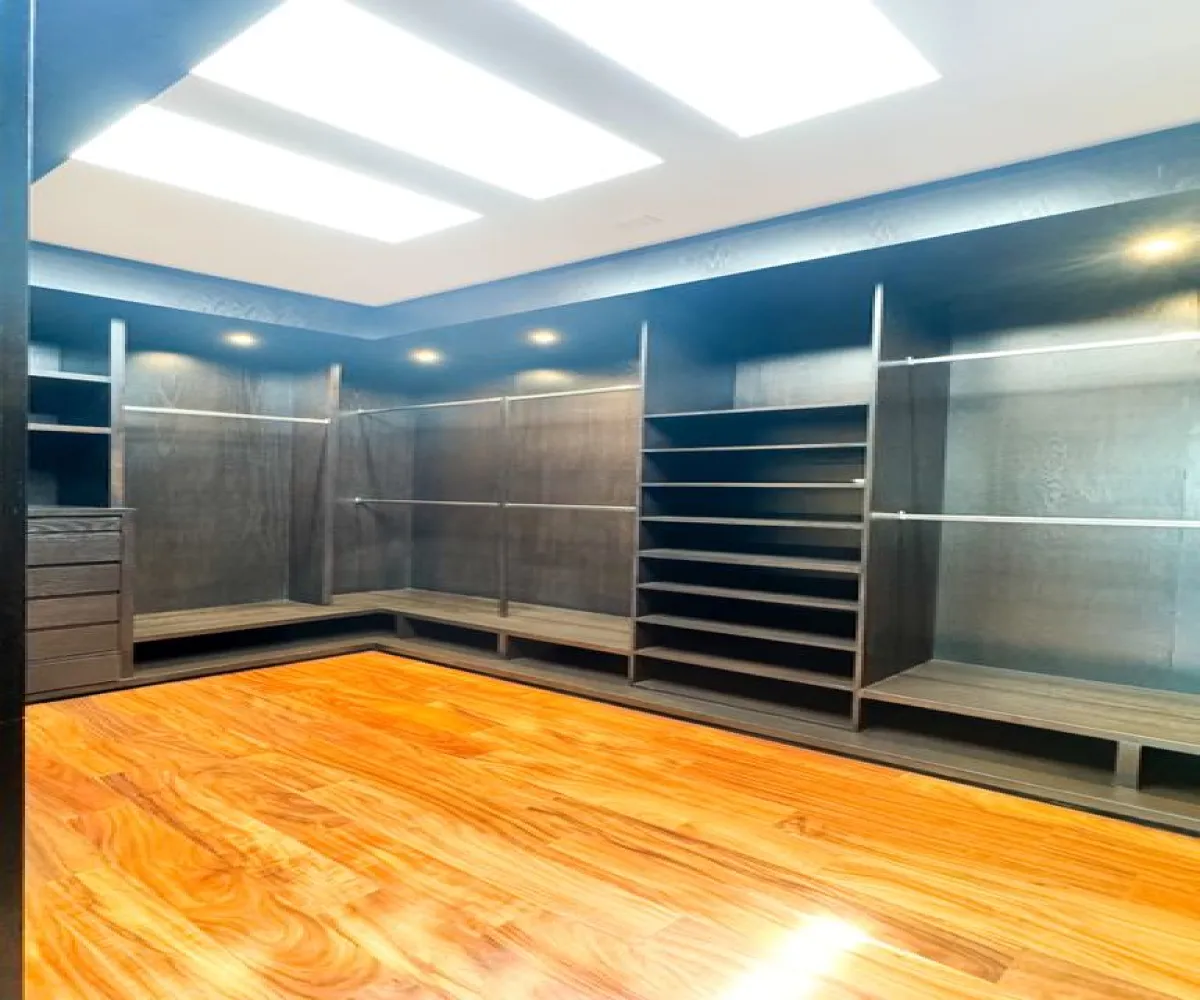 Casa En Venta,Puerta Plata,Avenida Universidad 600, Zapopan, Jalisco 45110, 4 Habitaciones,5 Baños,Avenida Universidad,1,psrT0d3