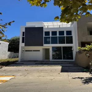 Casa En Venta,Avenida Madeiras 294, Zapopan, Jalisco 45134, 3 Habitaciones,4 Baños,Avenida Madeiras,3,pvwGuLM