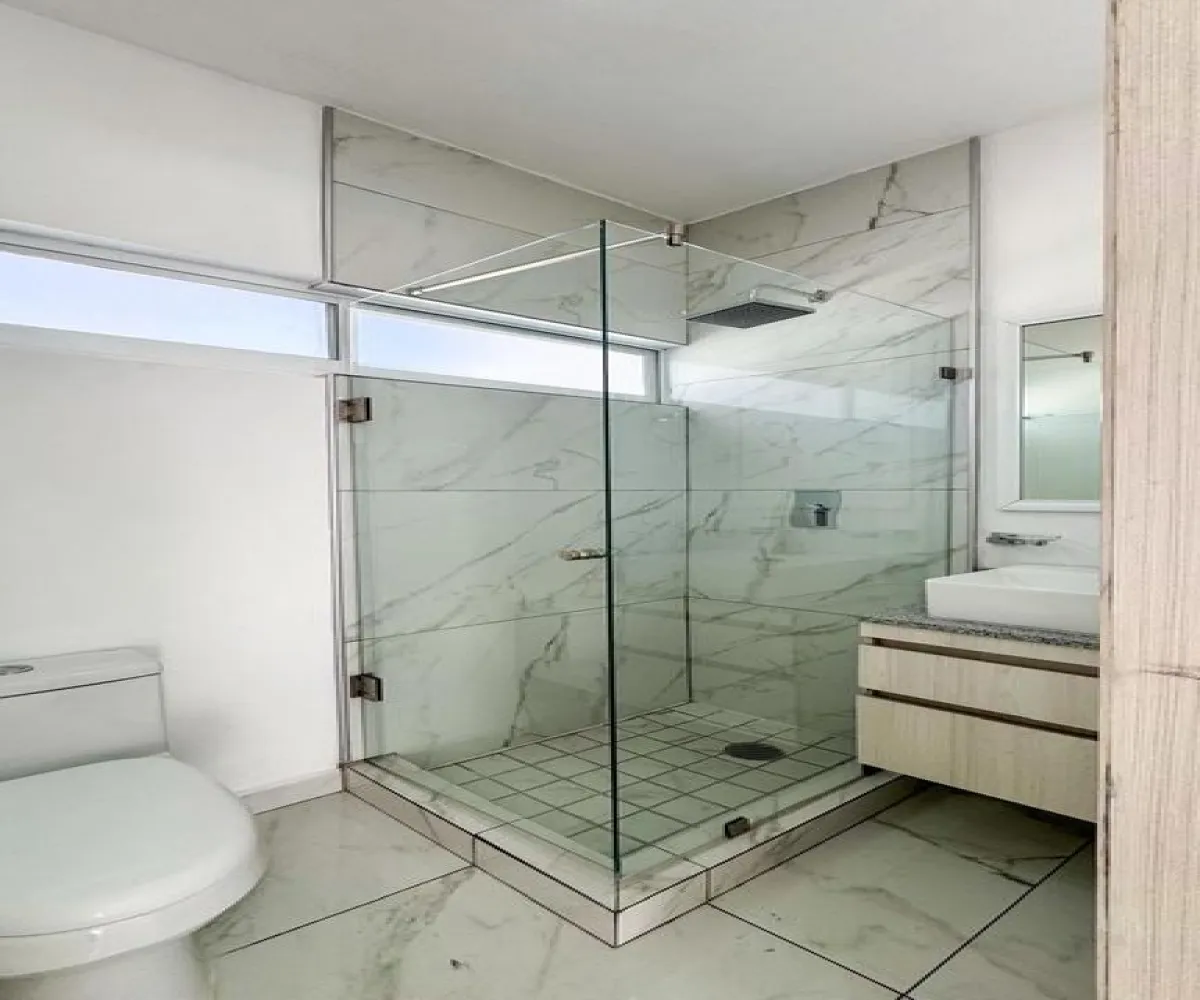 Casa En Venta,Avenida Madeiras 294, Zapopan, Jalisco 45134, 3 Habitaciones,4 Baños,Avenida Madeiras,3,pvwGuLM