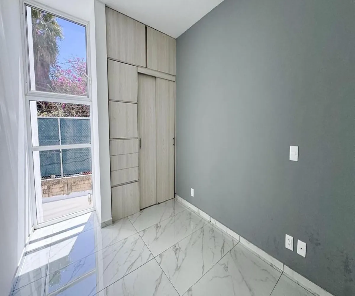 Casa En Venta,Avenida Madeiras 294, Zapopan, Jalisco 45134, 3 Habitaciones,4 Baños,Avenida Madeiras,3,pvwGuLM