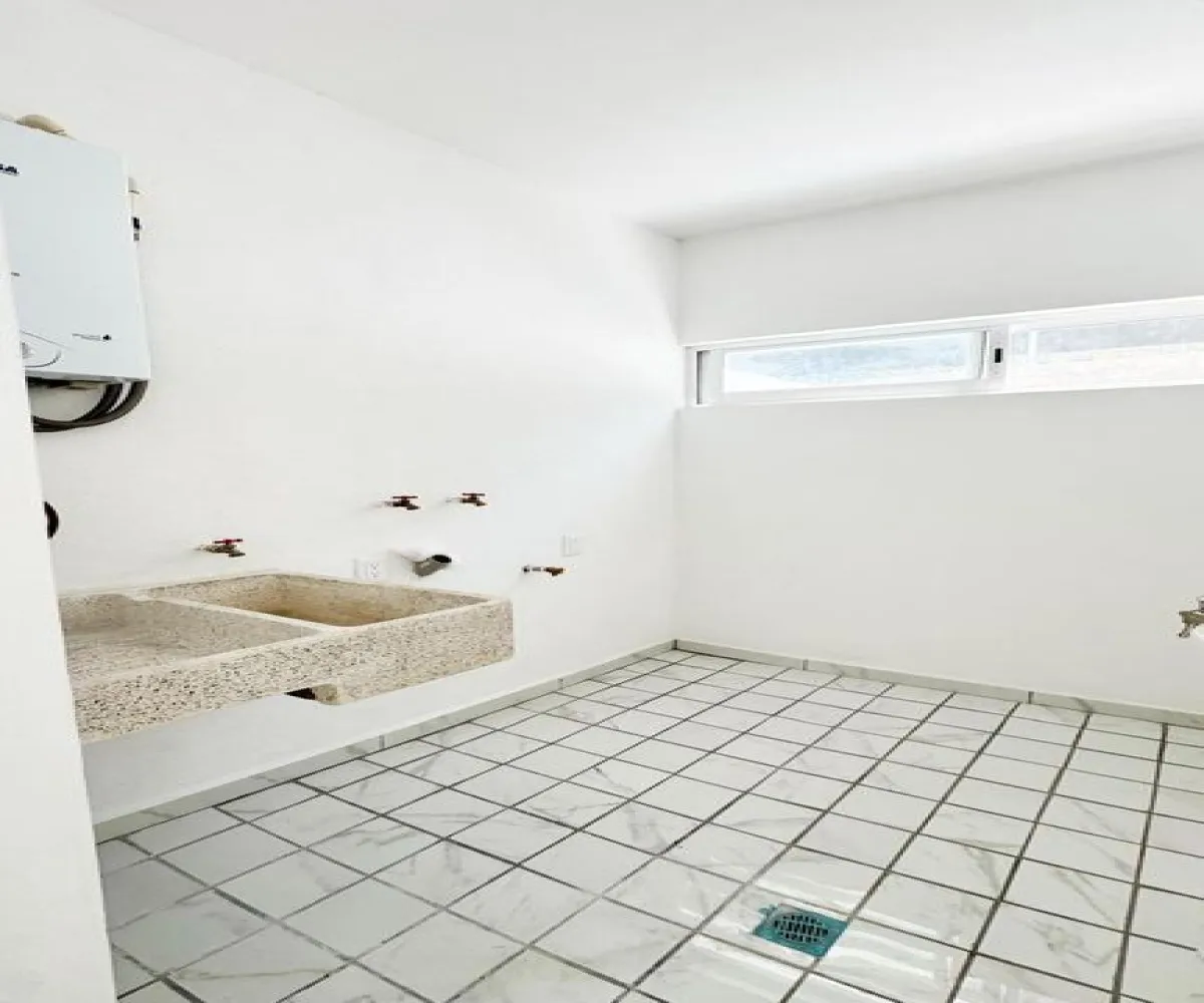 Casa En Venta,Avenida Madeiras 294, Zapopan, Jalisco 45134, 3 Habitaciones,4 Baños,Avenida Madeiras,3,pvwGuLM