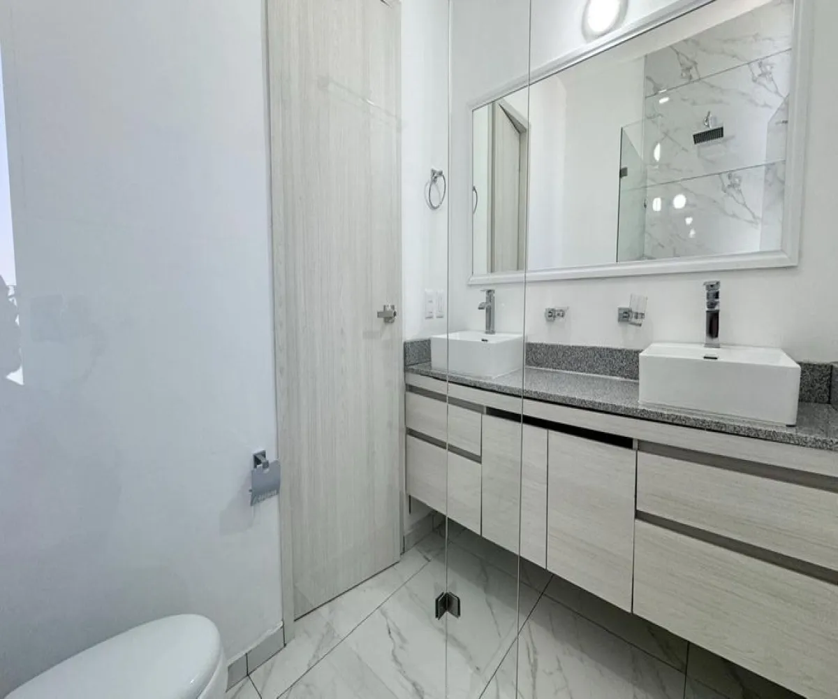 Casa En Venta,Avenida Madeiras 294, Zapopan, Jalisco 45134, 3 Habitaciones,4 Baños,Avenida Madeiras,3,pvwGuLM