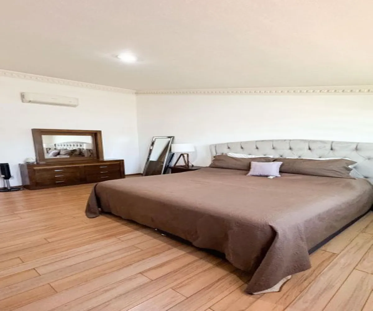 Casa En Venta,Fraccionamiento La Rioja,Avenida Adolfo López Mateos Sur 5555, Tlajomulco de Zúñiga, Jalisco 45645, 3 Habitaciones,5 Baños,Avenida Adolfo López Mateos Sur,1,pi7aPt3