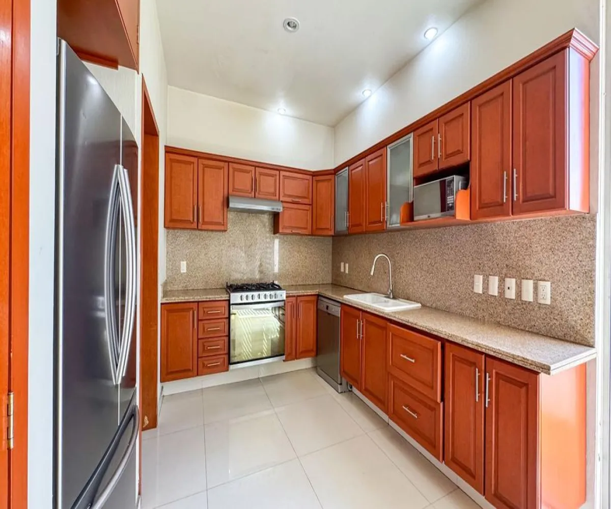 Casa En Venta,Fraccionamiento La Rioja,Avenida Adolfo López Mateos Sur 5555, Tlajomulco de Zúñiga, Jalisco 45645, 3 Habitaciones,5 Baños,Avenida Adolfo López Mateos Sur,1,pi7aPt3