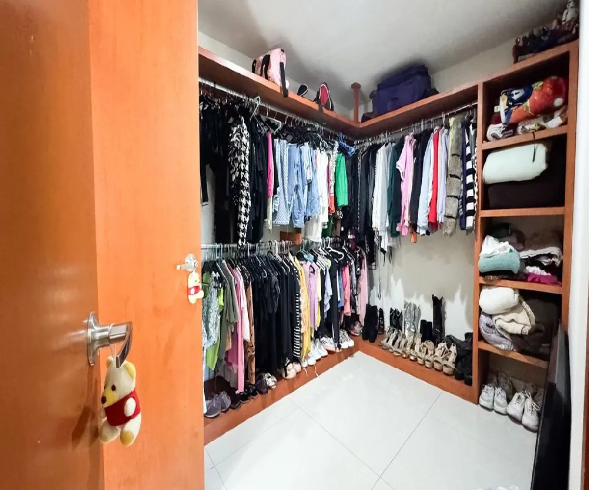 Casa En Venta,Fraccionamiento La Rioja,Avenida Adolfo López Mateos Sur 5555, Tlajomulco de Zúñiga, Jalisco 45645, 3 Habitaciones,5 Baños,Avenida Adolfo López Mateos Sur,1,pi7aPt3