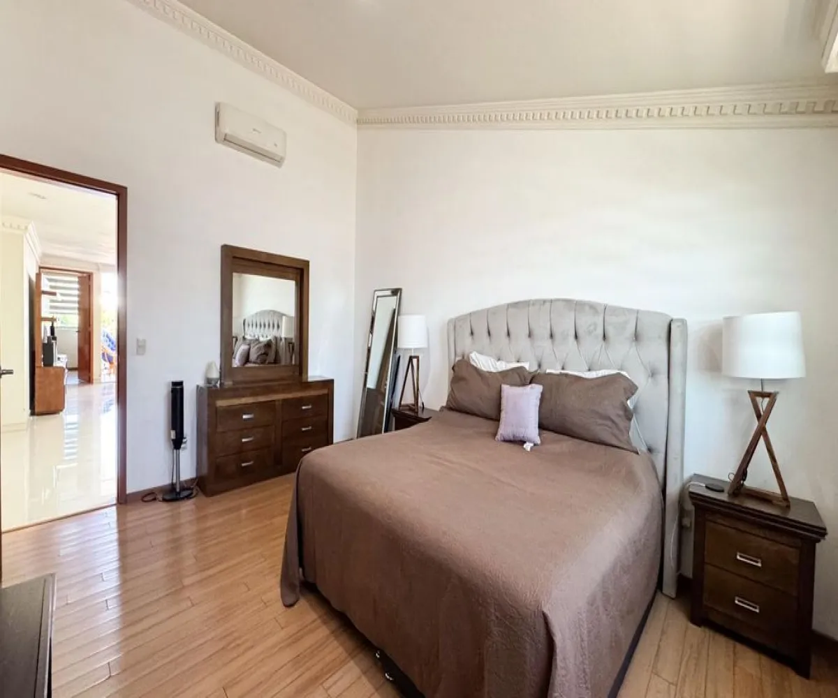 Casa En Venta,Fraccionamiento La Rioja,Avenida Adolfo López Mateos Sur 5555, Tlajomulco de Zúñiga, Jalisco 45645, 3 Habitaciones,5 Baños,Avenida Adolfo López Mateos Sur,1,pi7aPt3