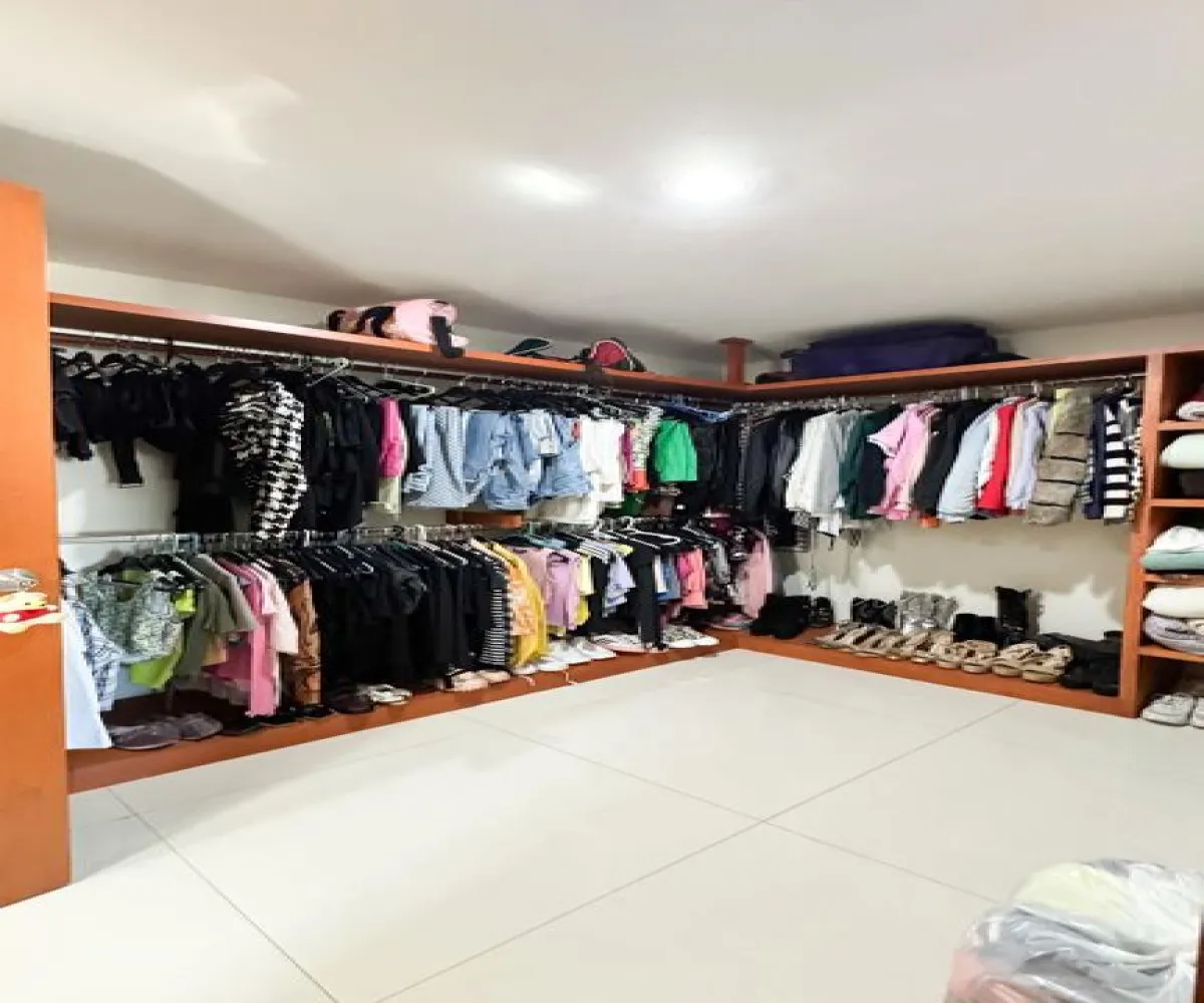 Casa En Venta,Fraccionamiento La Rioja,Avenida Adolfo López Mateos Sur 5555, Tlajomulco de Zúñiga, Jalisco 45645, 3 Habitaciones,5 Baños,Avenida Adolfo López Mateos Sur,1,pi7aPt3