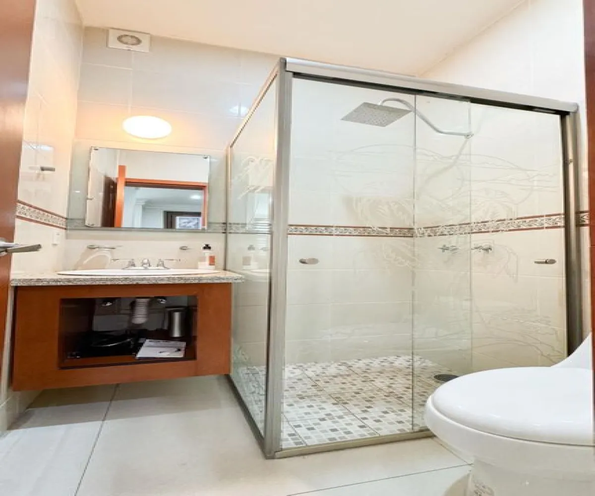 Casa En Venta,Fraccionamiento La Rioja,Avenida Adolfo López Mateos Sur 5555, Tlajomulco de Zúñiga, Jalisco 45645, 3 Habitaciones,5 Baños,Avenida Adolfo López Mateos Sur,1,pi7aPt3