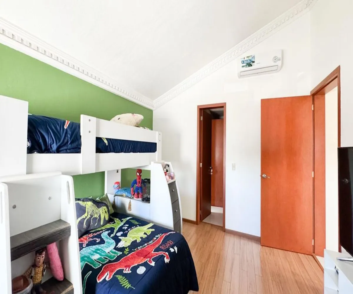 Casa En Venta,Fraccionamiento La Rioja,Avenida Adolfo López Mateos Sur 5555, Tlajomulco de Zúñiga, Jalisco 45645, 3 Habitaciones,5 Baños,Avenida Adolfo López Mateos Sur,1,pi7aPt3