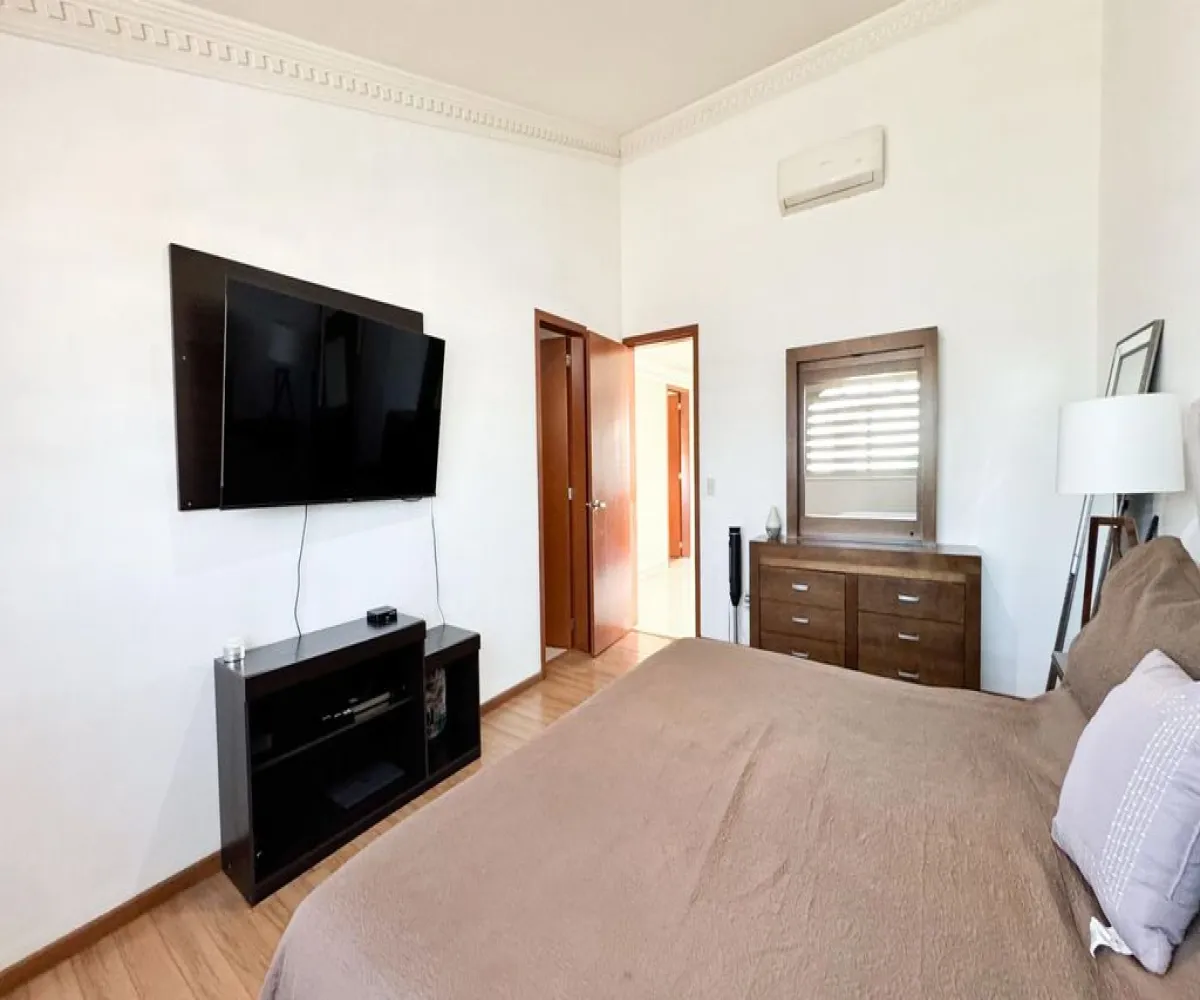 Casa En Venta,Fraccionamiento La Rioja,Avenida Adolfo López Mateos Sur 5555, Tlajomulco de Zúñiga, Jalisco 45645, 3 Habitaciones,5 Baños,Avenida Adolfo López Mateos Sur,1,pi7aPt3