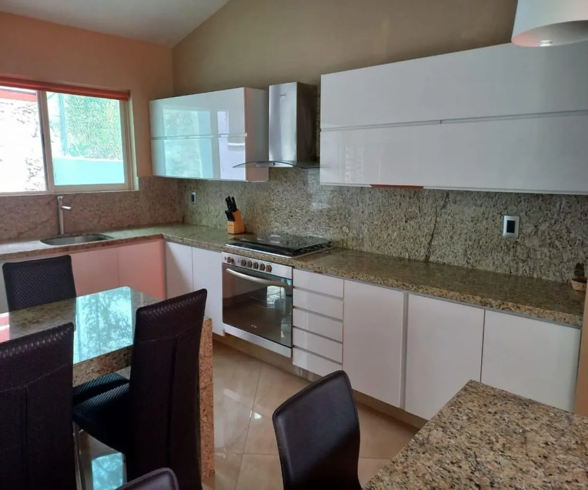 Casa En Venta,Ciudad Bugambilias,Remanso del Zorro Oriente S/N, Zapopan, Jalisco 45237, 4 Habitaciones,2 Baños,Remanso del Zorro Oriente,1,pH464EP