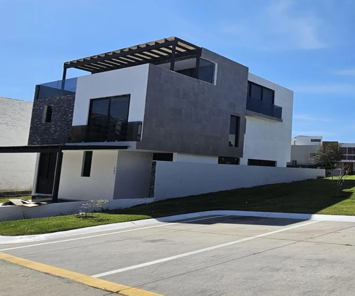 Casa En Venta,Sendas Resindecial ,Calle Rinconada de la Orquidea 4510 101, Zapopan, Jalisco 45134, 3 Habitaciones,3 Baños,Calle Rinconada de la Orquidea,3,pQFVr0M