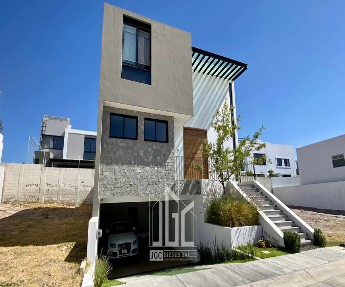 Casa En Venta,Avenida Paseo de los Emperadores 1560, Zapopan, Jalisco 45134, 4 Habitaciones,5 Baños,Avenida Paseo de los Emperadores,3,psnI6fb