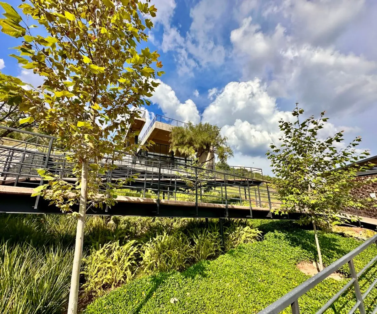 Terreno En Venta,Sin Nombre,Calle Prolongacion Avenida Las Fuentes 1296, San Pedro Tlaquepaque, Jalisco 45608,Calle Prolongacion Avenida Las Fuentes,p5AVdCr