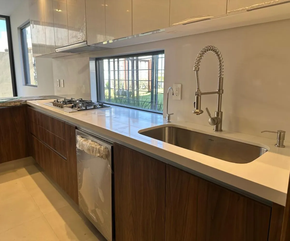 Casa En Venta,Parques Vallarta,Paseo del Norte 3322 108, Zapopan, Jalisco 45134, 4 Habitaciones,4 Baños,Paseo del Norte,2,powv201