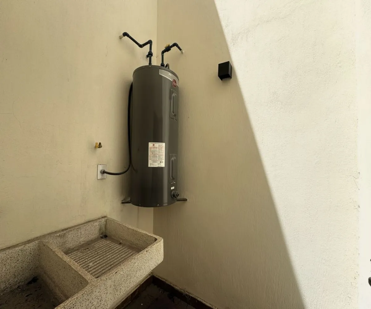 Casa En Venta,El Edén, Tlajomulco de Zúñiga,Paseo del Edén 2 46, Tlajomulco de Zúñiga, Jalisco 45645, 4 Habitaciones,3 Baños,Paseo del Edén,2,pJjOKfP