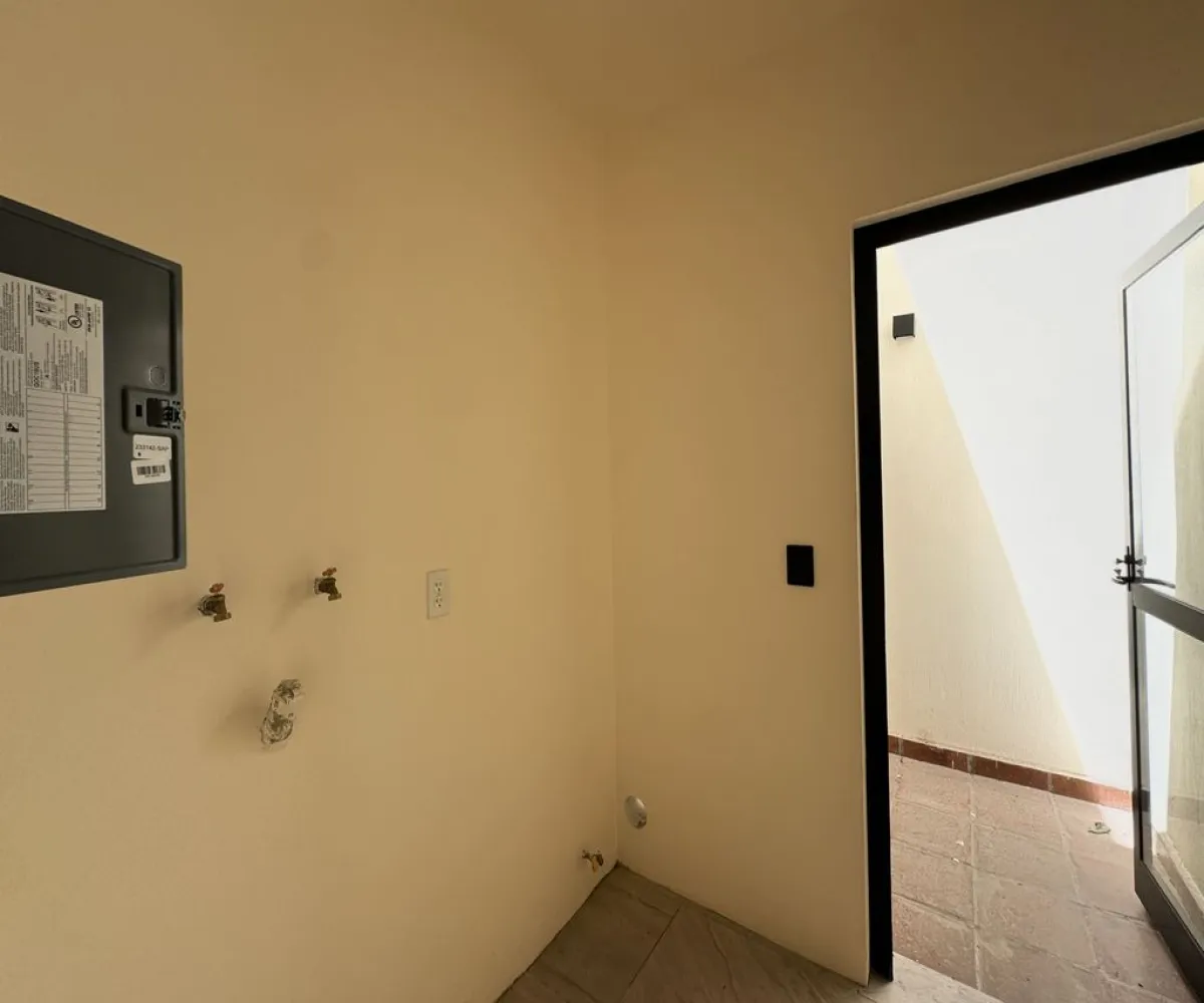 Casa En Venta,El Edén, Tlajomulco de Zúñiga,Paseo del Edén 2 46, Tlajomulco de Zúñiga, Jalisco 45645, 4 Habitaciones,3 Baños,Paseo del Edén,2,pJjOKfP