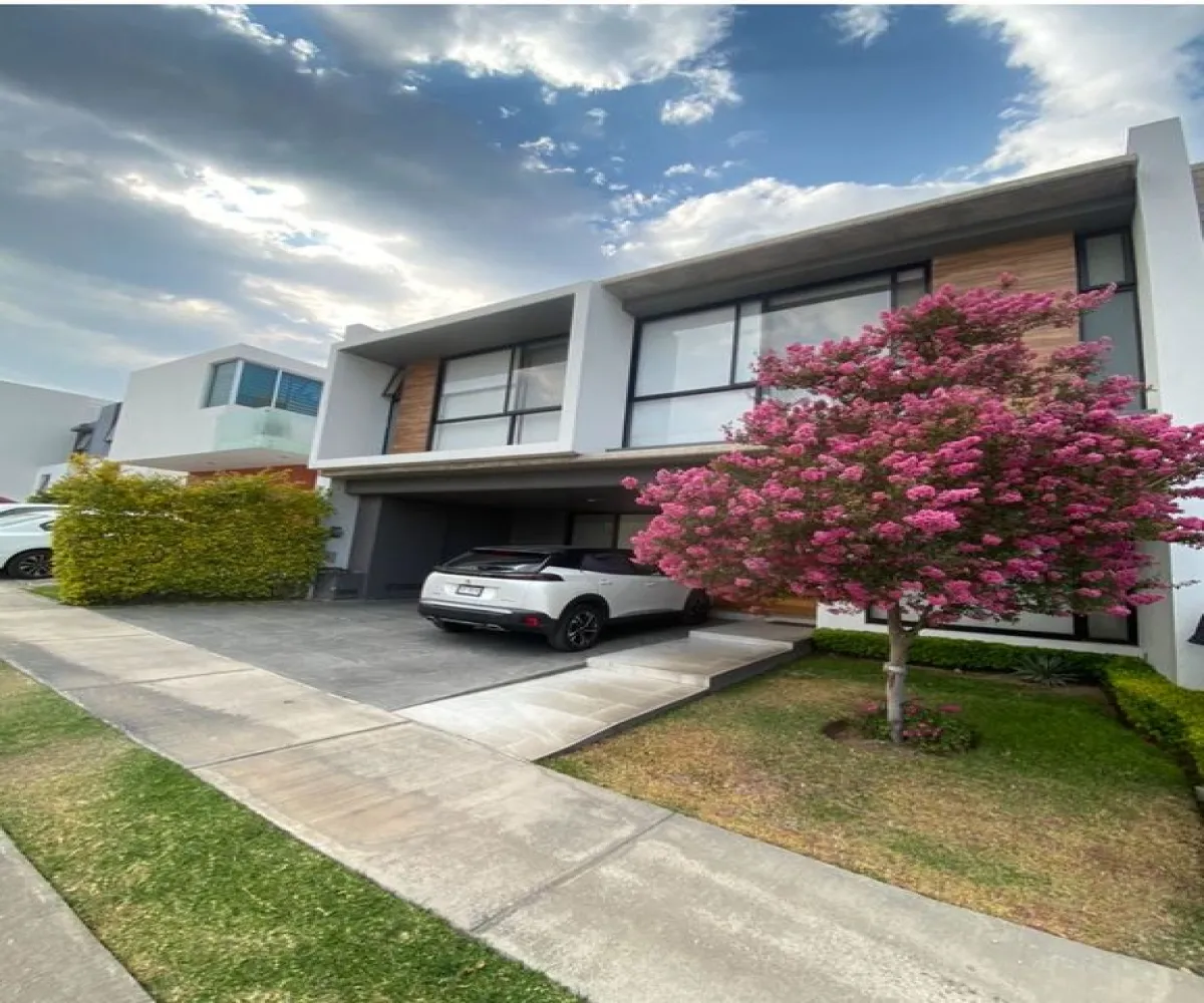 Casa En Venta,Bosques de Santa Anita,Avenida Arbolada 410, Tlajomulco de Zúñiga, Jalisco 45640, 3 Habitaciones,3 Baños,Avenida Arbolada,3,pF5xE7Q