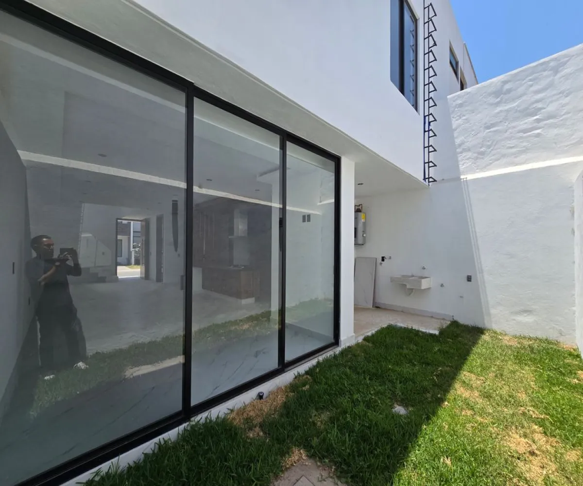 Casa En Venta,Casa Fuerte,Circuito El Baluarte 479, Tlajomulco de Zúñiga, Jalisco 44710, 3 Habitaciones,4 Baños,Circuito El Baluarte,1,pqx5pAY