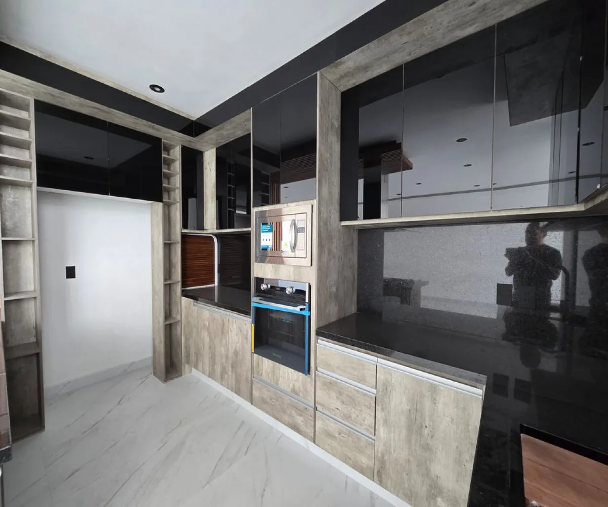 Casa En Venta,Casa Fuerte,Circuito El Baluarte 479, Tlajomulco de Zúñiga, Jalisco 44710, 3 Habitaciones,4 Baños,Circuito El Baluarte,1,pqx5pAY