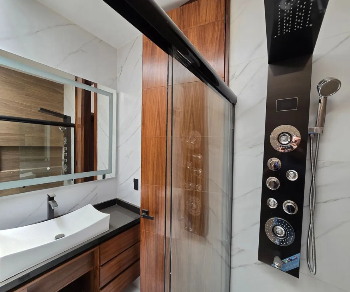 Casa En Venta,Casa Fuerte,Circuito El Baluarte 479, Tlajomulco de Zúñiga, Jalisco 44710, 3 Habitaciones,4 Baños,Circuito El Baluarte,1,pqx5pAY