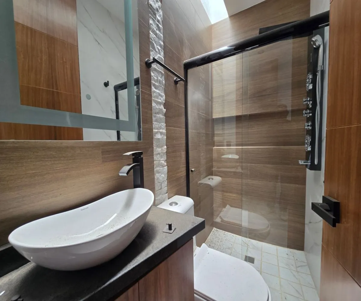 Casa En Venta,Casa Fuerte,Circuito El Baluarte 479, Tlajomulco de Zúñiga, Jalisco 44710, 3 Habitaciones,4 Baños,Circuito El Baluarte,1,pqx5pAY