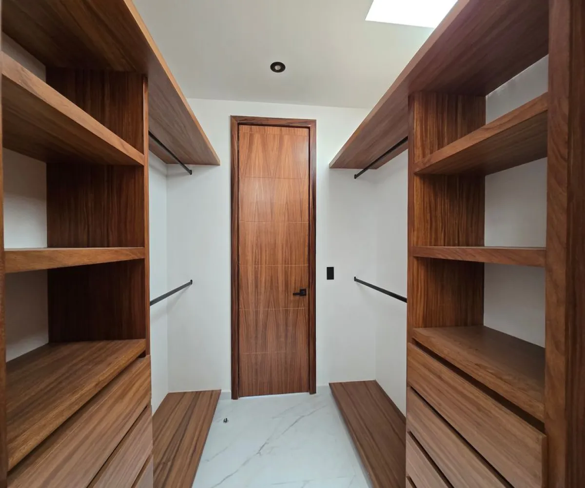 Casa En Venta,Casa Fuerte,Circuito El Baluarte 479, Tlajomulco de Zúñiga, Jalisco 44710, 3 Habitaciones,4 Baños,Circuito El Baluarte,1,pqx5pAY