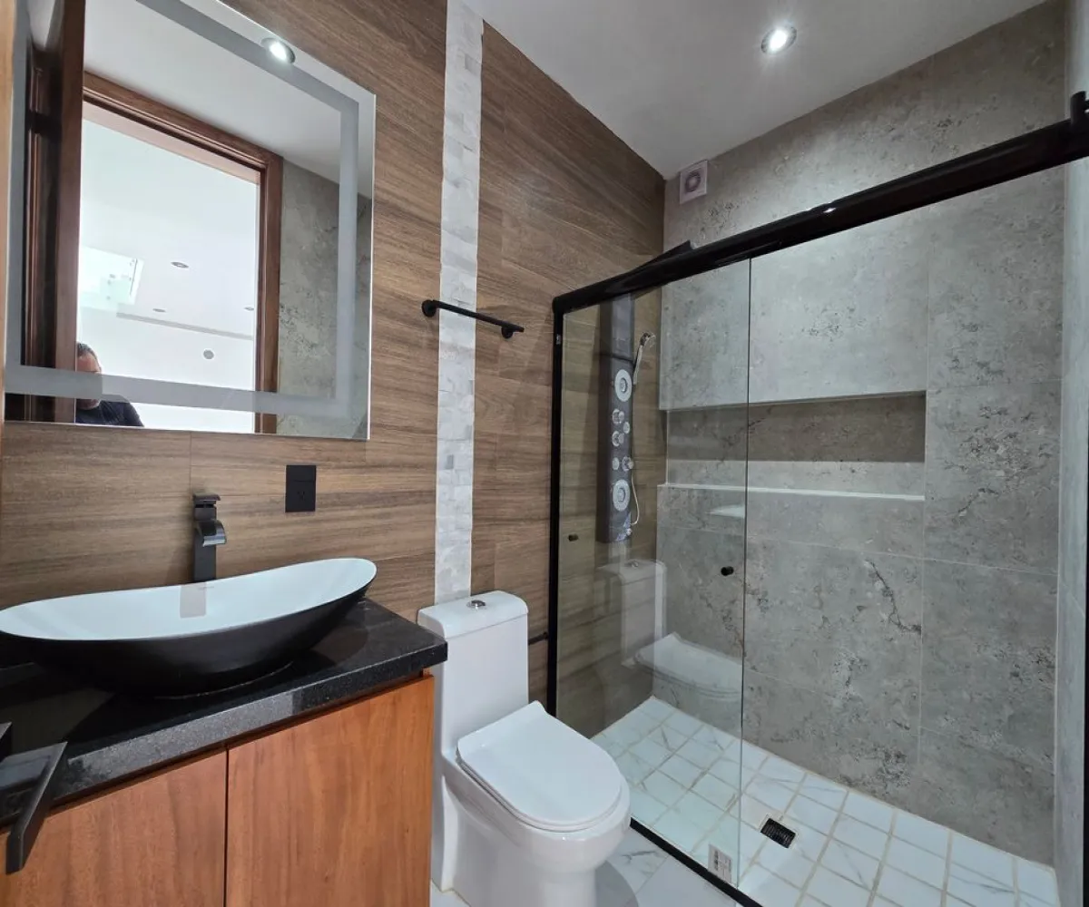 Casa En Venta,Casa Fuerte,Circuito El Baluarte 479, Tlajomulco de Zúñiga, Jalisco 44710, 3 Habitaciones,4 Baños,Circuito El Baluarte,1,pqx5pAY