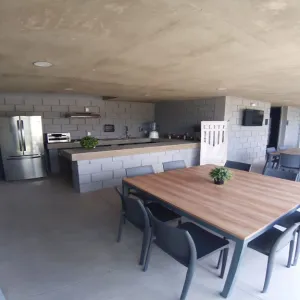 Bodega En Renta,Lomas del Cuatro,Avenida de los Artesanos 5161, San Pedro Tlaquepaque, Jalisco 45610,5 Baños,Avenida de los Artesanos,1,pR39LBF