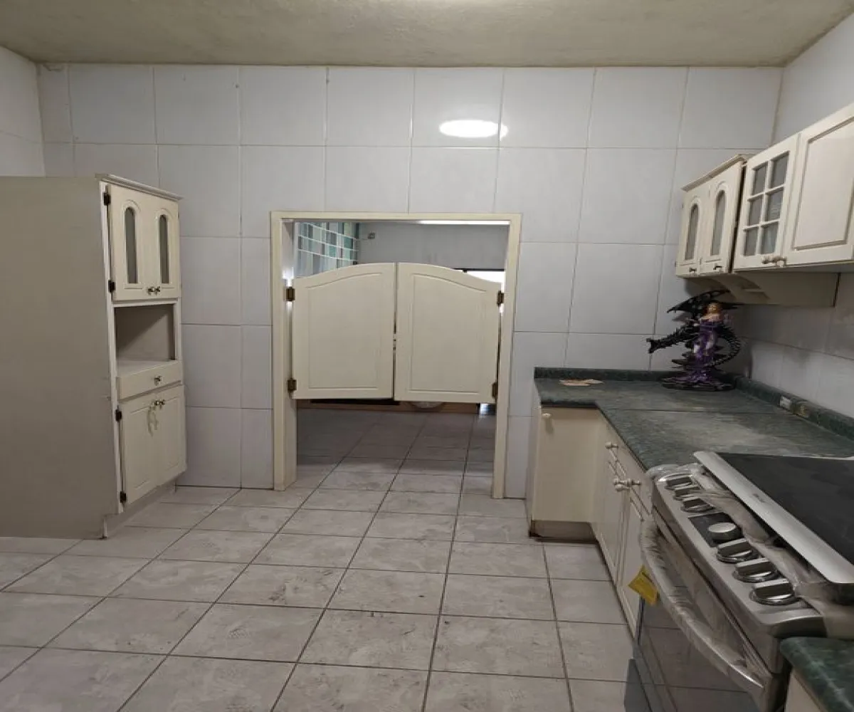 Casa En Venta,La Llave,Felipe loza 140, San Pedro Tlaquepaque, Jalisco 45618, 5 Habitaciones,5 Baños,Felipe loza,2,puYhecK