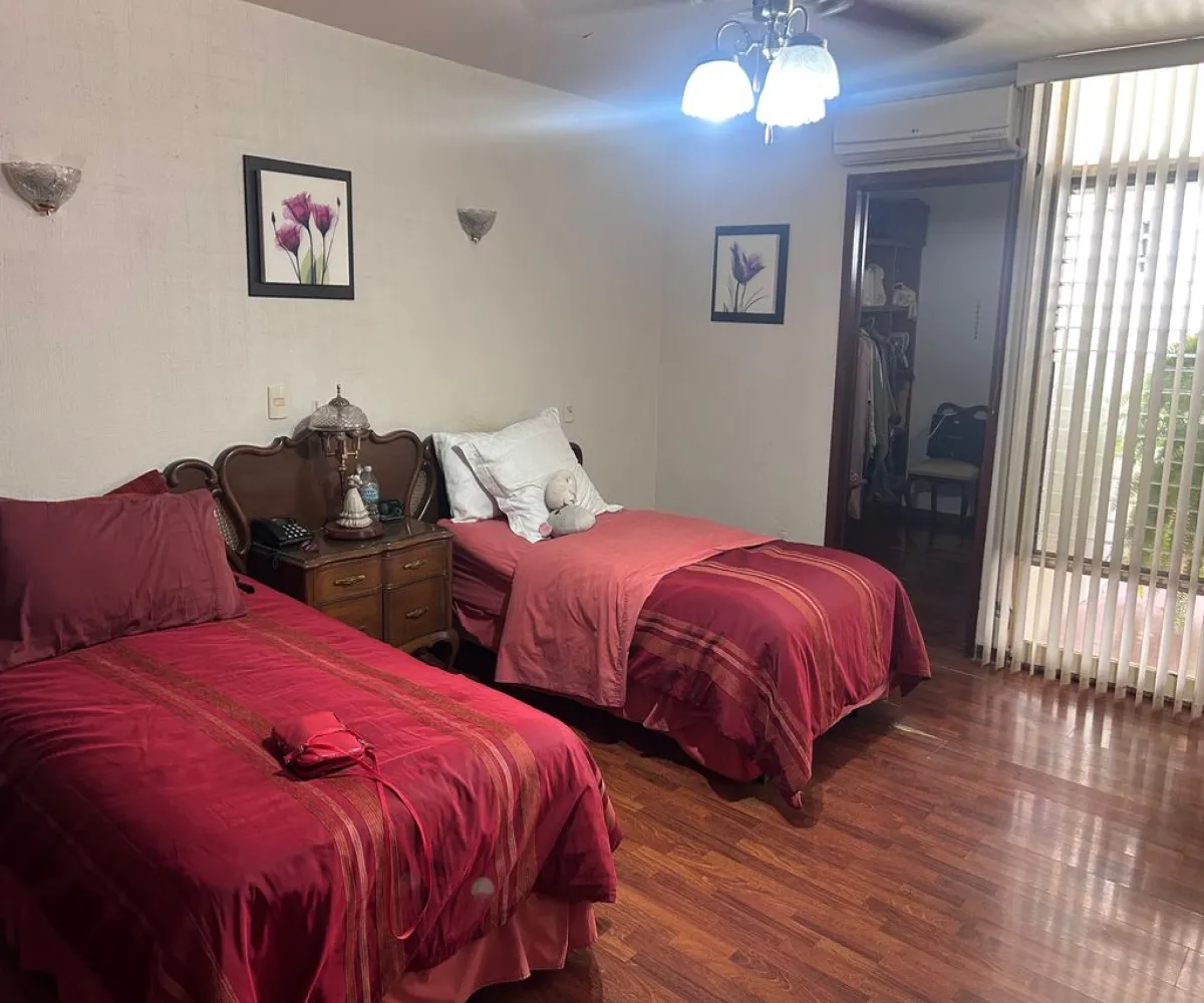 Casa En Venta,Prados Providencia,Calle José María Heredia 2790, Guadalajara, Jalisco 44670, 6 Habitaciones,4 Baños,Calle José María Heredia,2,p2YO8uR