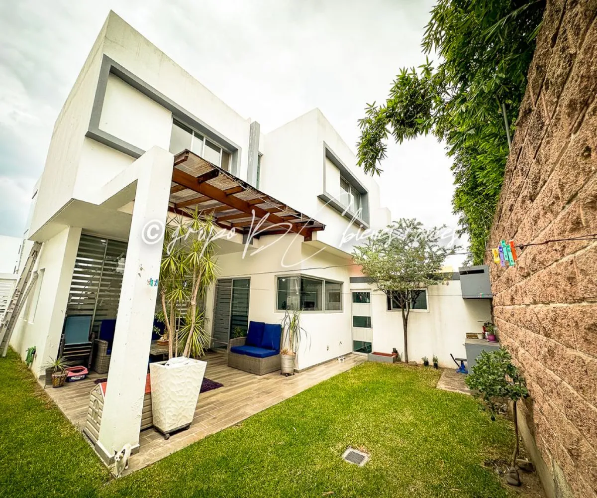 Casa En Venta,ArboladaBosques de Santa Anita,San Alvaro 9, Tlajomulco de Zúñiga, Jalisco 45645, 4 Habitaciones,3 Baños,San Alvaro,1,pcEAcnY