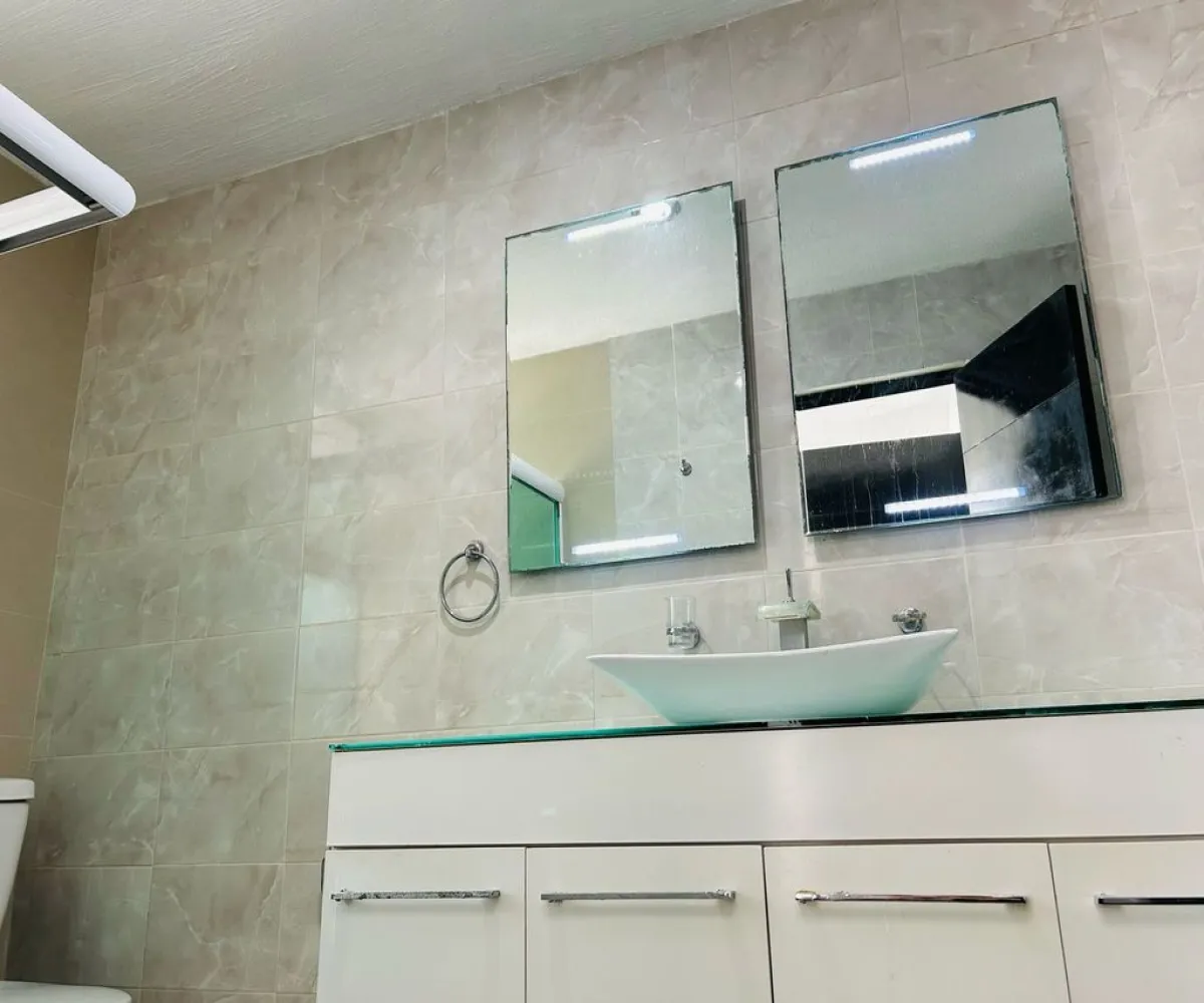 Casa En Venta,Bugambilias,Callejon del Iris 211, Zapopan, Jalisco 45237, 4 Habitaciones,3 Baños,Callejon del Iris,1,pxyshJZ