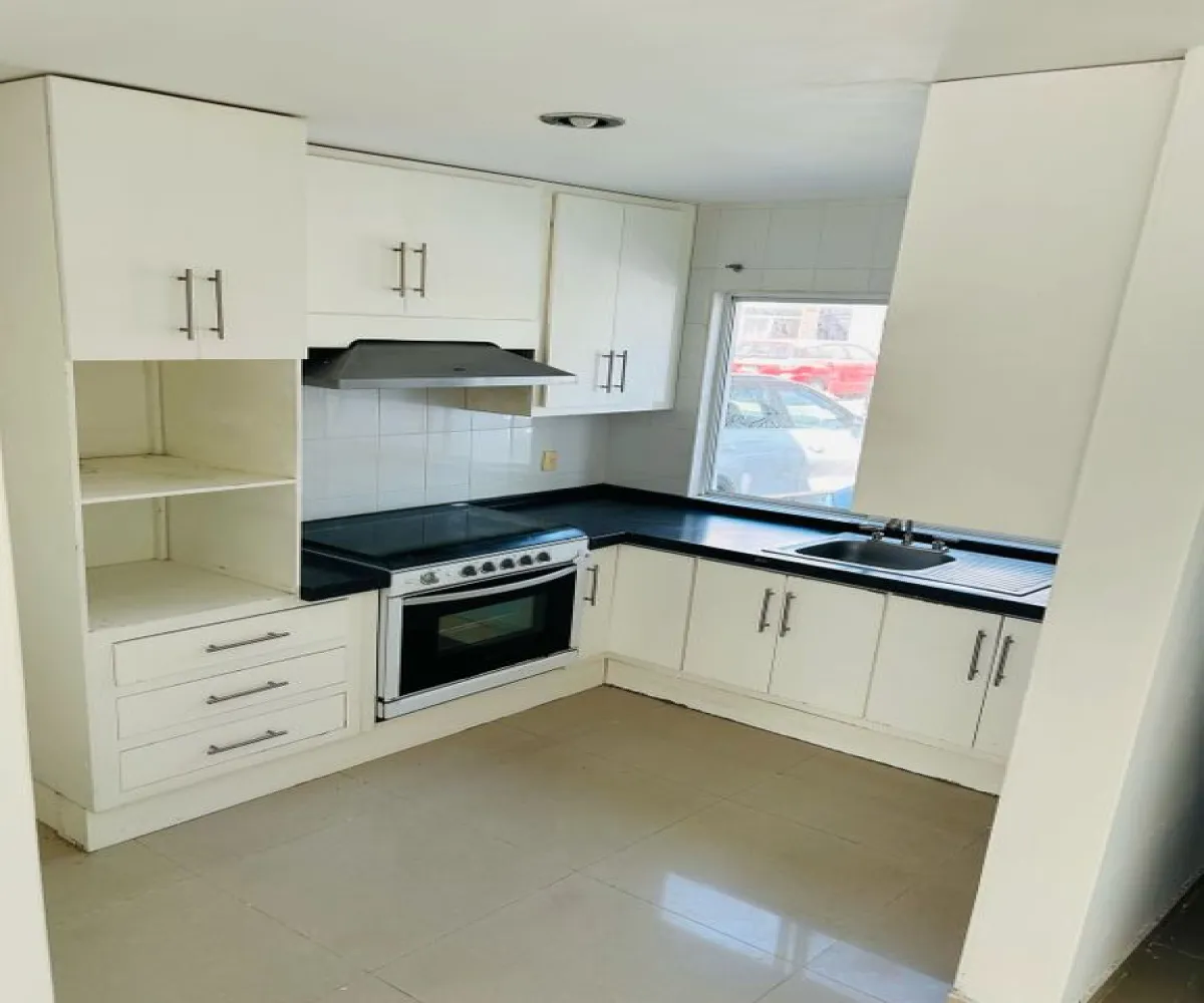 Casa En Venta,Bugambilias,Callejon del Iris 211, Zapopan, Jalisco 45237, 4 Habitaciones,3 Baños,Callejon del Iris,1,pxyshJZ