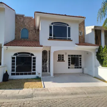 Casa En Venta,Bugambilias,Callejon del Iris 95 31, Zapopan, Jalisco 45237, 1 Cuarto,1 Baño,Callejon del Iris,2,pinp3EM