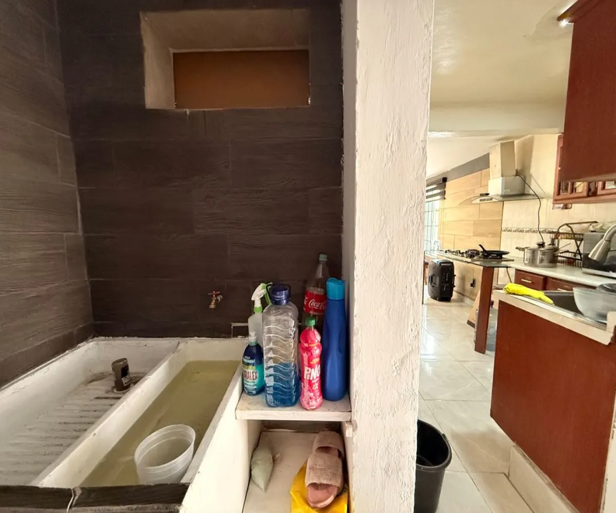 Casa En Venta,El Zalate,Andador Vicente Morales 100, Guadalajara, Jalisco 44760, 3 Habitaciones,1 Baño,Andador Vicente Morales,2,prGOuws