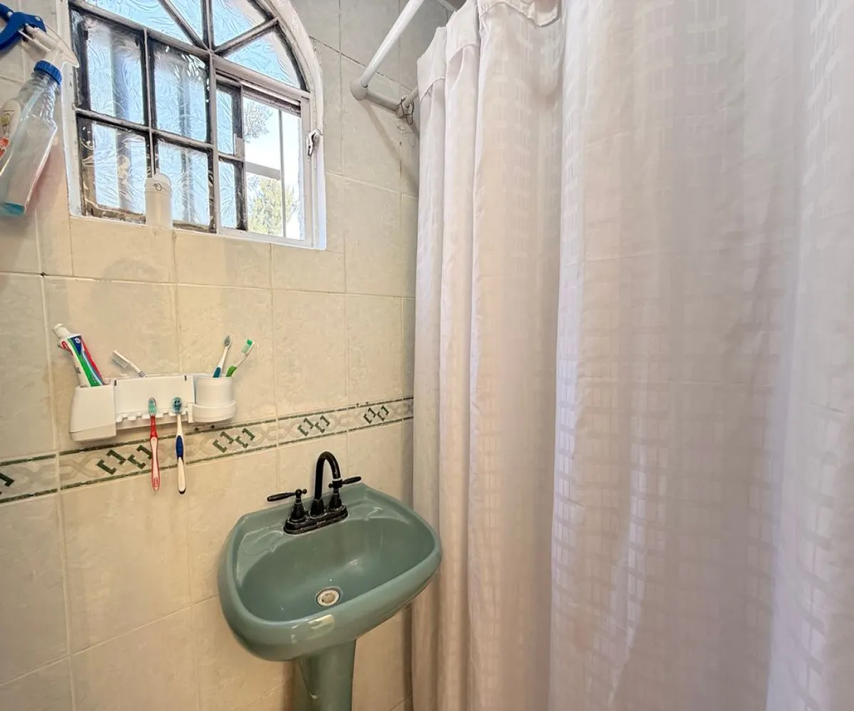 Casa En Venta,El Zalate,Andador Vicente Morales 100, Guadalajara, Jalisco 44760, 3 Habitaciones,1 Baño,Andador Vicente Morales,2,prGOuws