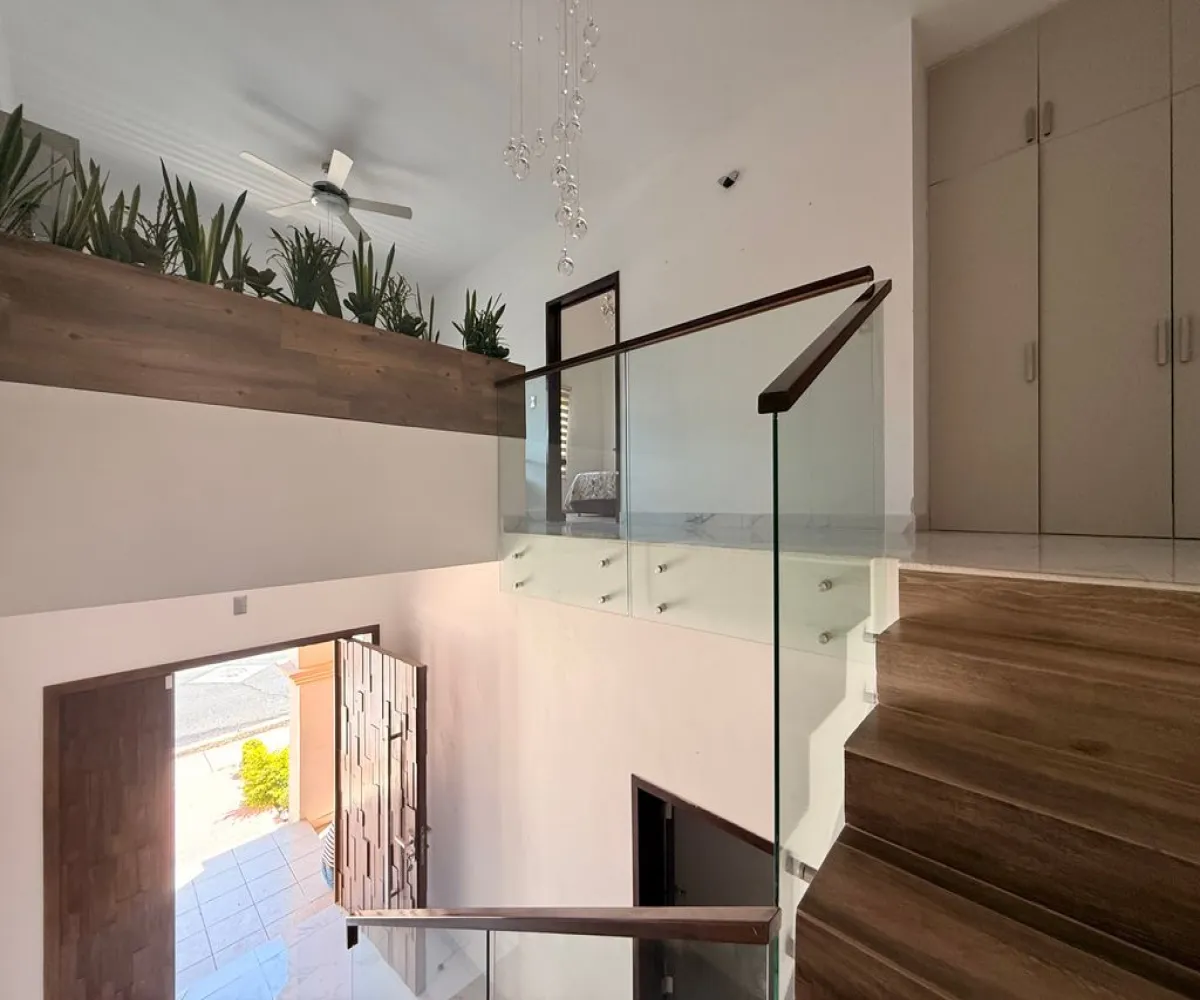 Casa En Venta,Villa California,Paseo de la reina 1, Tlajomulco de Zúñiga, Jalisco 45645, 5 Habitaciones,4 Baños,Paseo de la reina,2,pN8ZWi2