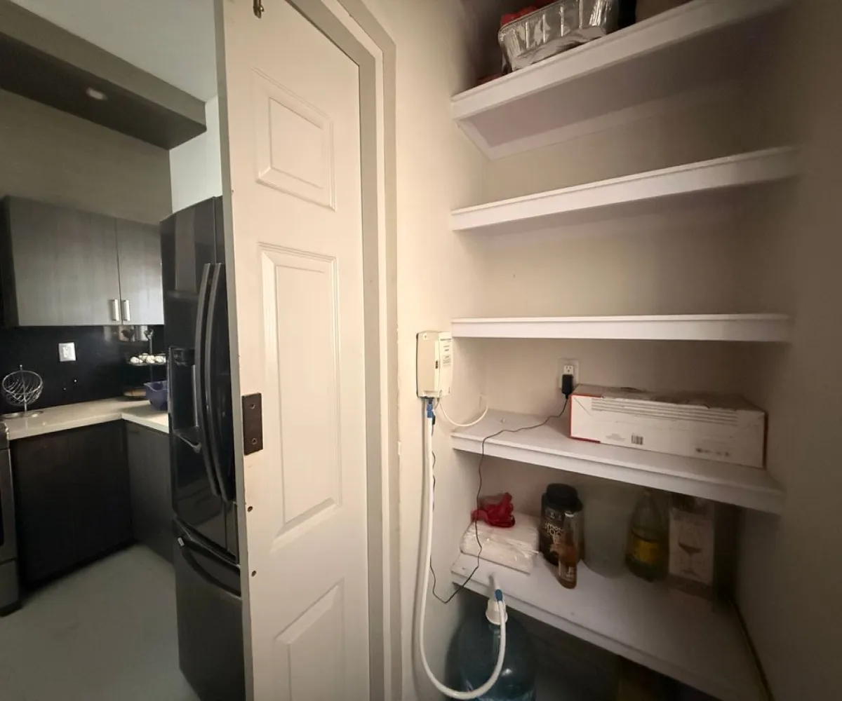 Casa En Venta,Villa California,Paseo de la reina 1, Tlajomulco de Zúñiga, Jalisco 45645, 5 Habitaciones,4 Baños,Paseo de la reina,2,pN8ZWi2