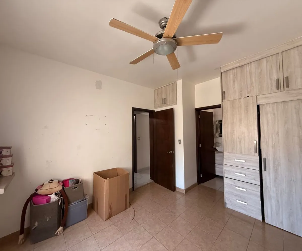 Casa En Venta,Villa California,Paseo de la reina 1, Tlajomulco de Zúñiga, Jalisco 45645, 5 Habitaciones,4 Baños,Paseo de la reina,2,pN8ZWi2